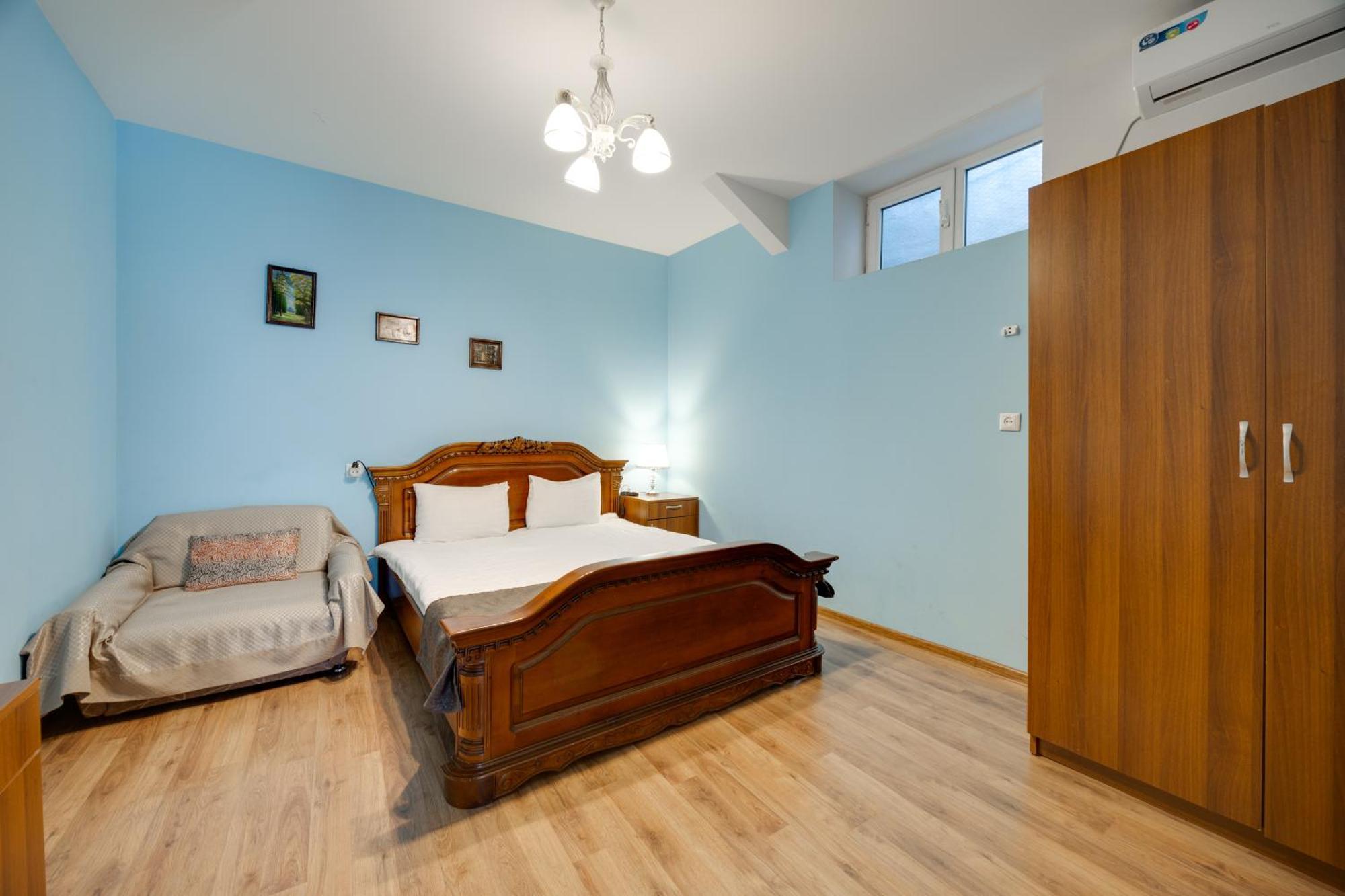 Rustaveli Two Bedroom Apartment With 5 Star Location Τυφλίδα Εξωτερικό φωτογραφία