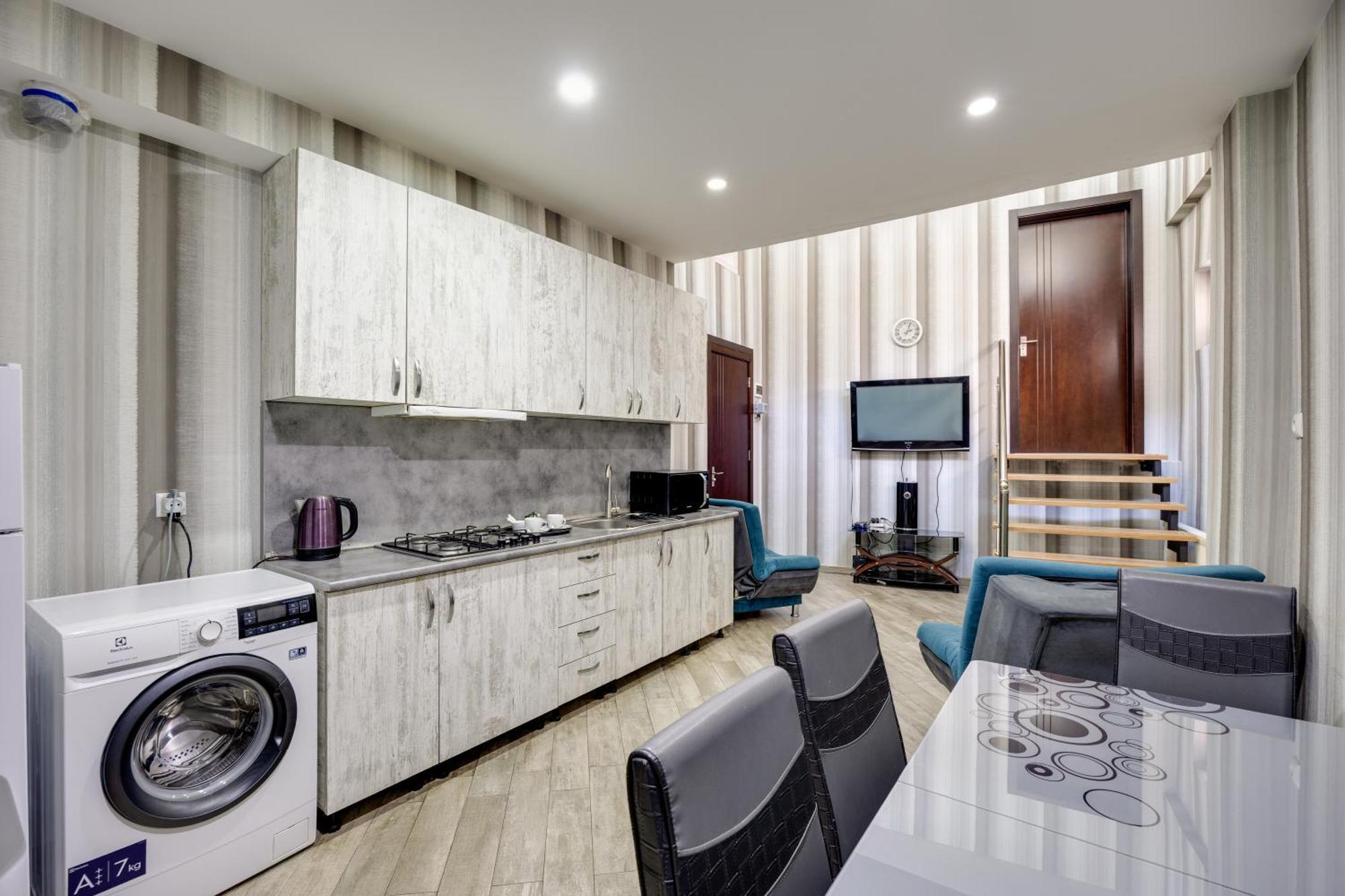 Rustaveli Two Bedroom Apartment With 5 Star Location Τυφλίδα Εξωτερικό φωτογραφία